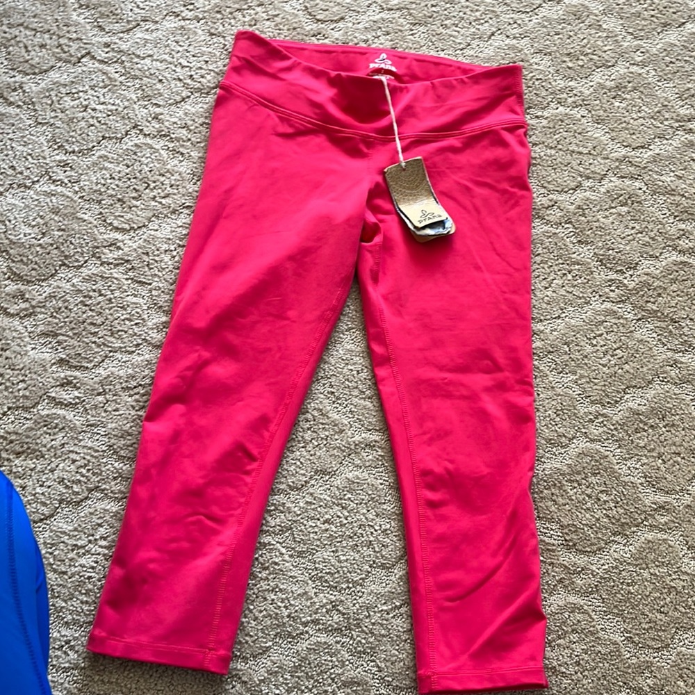 Prana pink legging for yoga Small never worn housekeeper washed it